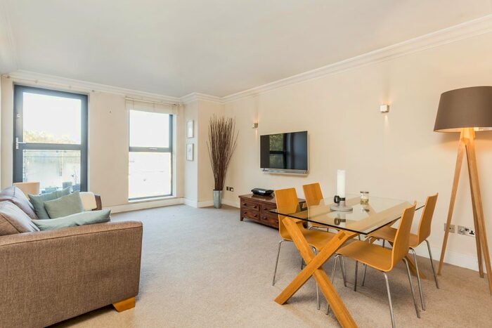 1 Bedroom Terraced House To Rent In Chelsea Gate, Ebury Bridge Road, Westminster, London, SW1W