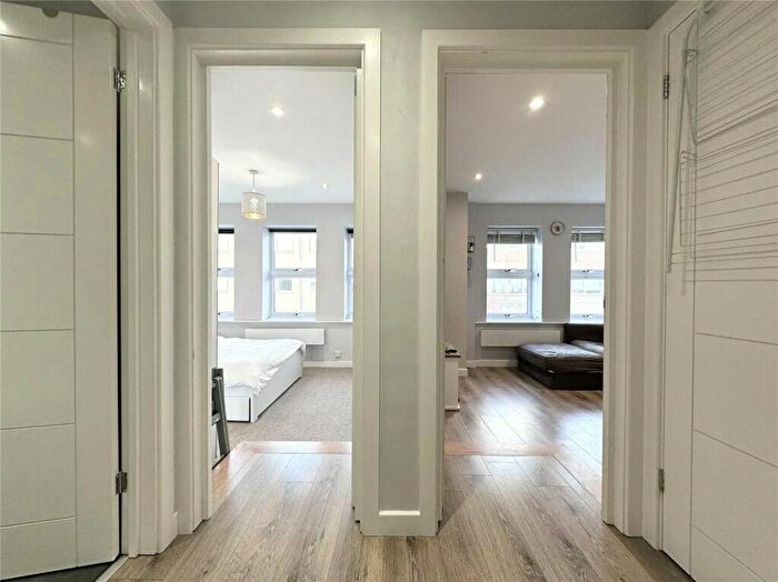 1 Bedroom Apartment For Sale In - Victoria Road, Farnborough, Hampshire, GU14