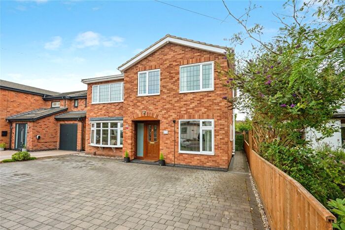 5 Bedroom Detached House For Sale In Fishponds Road, Kenilworth, Warwickshire, CV8