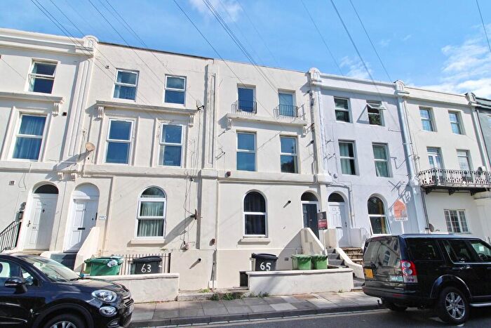 2 Bedroom Flat For Sale In Cottage Grove, Southsea, PO5