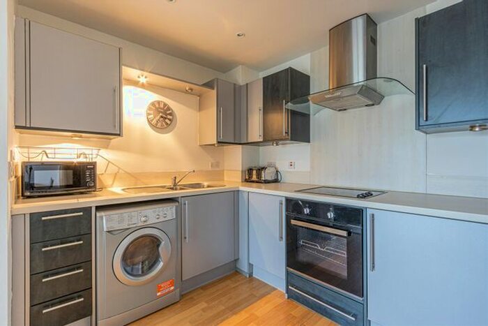 1 Bedroom Flat To Rent In Churchill Way, Cardiff, CF10