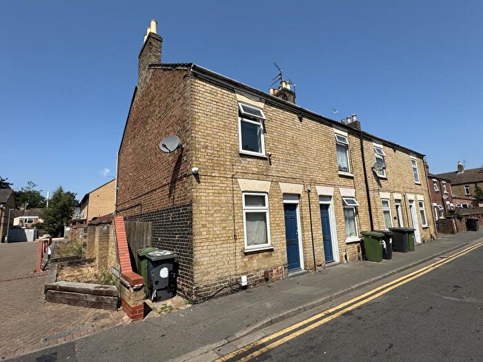 2 Bedroom End Of Terrace House To Rent In Whitsed Street, Eastfield, Peterborough, PE1
