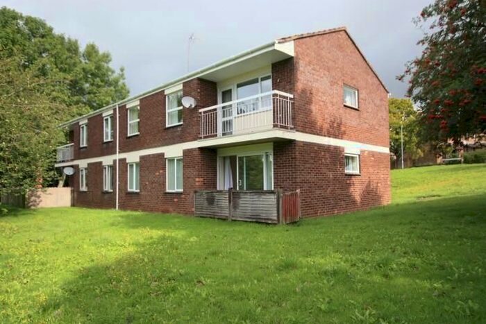 2 Bedroom Flat To Rent In Sycamore Close, Taunton, TA1