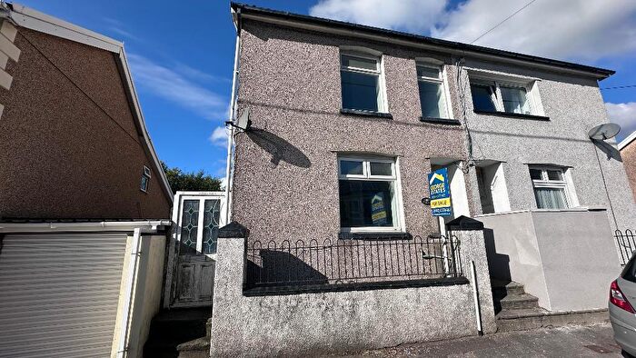 3 Bedroom Semi-Detached House For Sale In High Street, Trelewis, Treharris, CF46