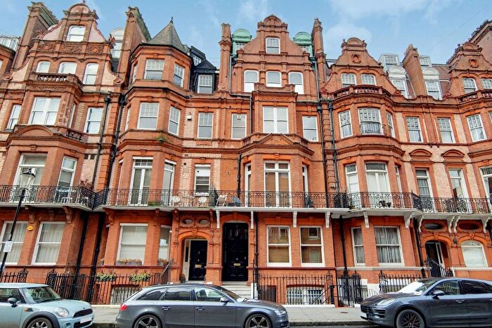Studio To Rent In Draycott Place, Sloane Square, London, SW3