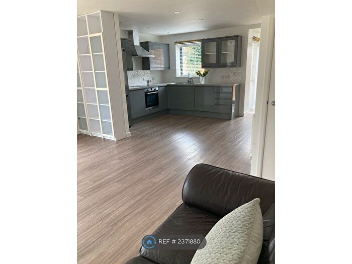 2 Bedroom End Of Terrace House To Rent In Cheltenham, Cheltenham, GL51