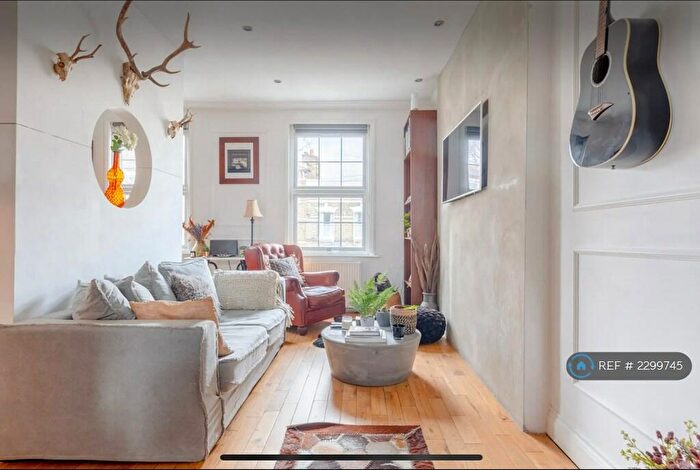 2 Bedroom Flat To Rent In Jenner Road, London, N16