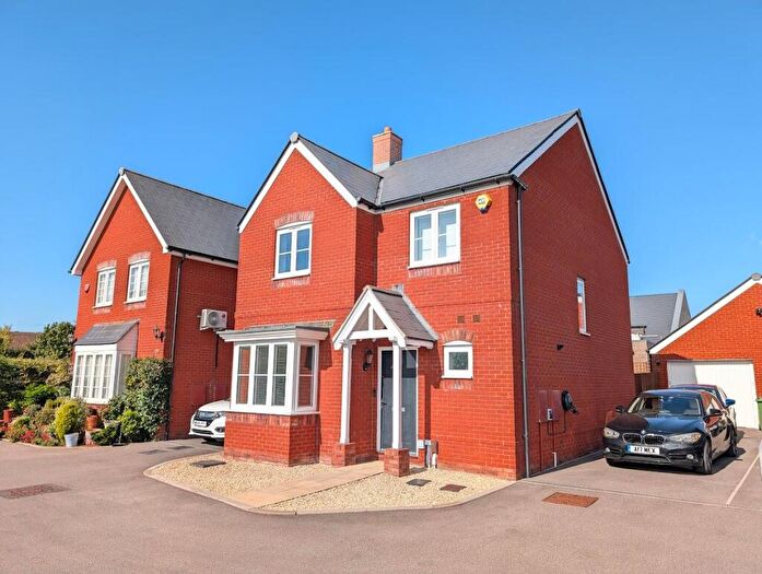 4 Bedroom Detached House For Sale In Badger Road, Thornbury, Bristol, BS35
