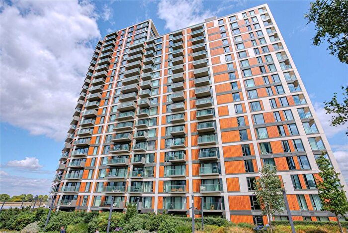 2 Bedroom Apartment For Sale In Duke Of Wellington Avenue, Woolwich, SE18