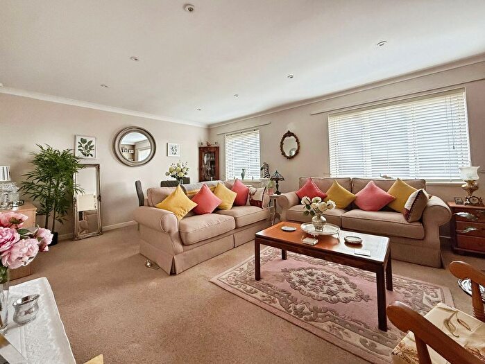 1 Bedroom Flat For Sale In Strand Quay, Strand Court Strand Quay, TN31