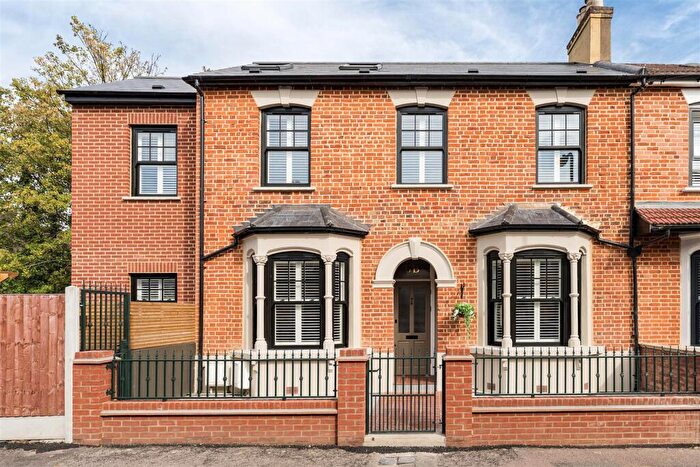 2 Bedroom Flat For Sale In Connaught Road, Walthamstow, E17