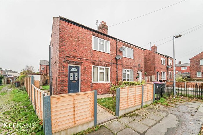 2 Bedroom Semi-Detached House To Rent In Kent Street, Pendlebury, M27