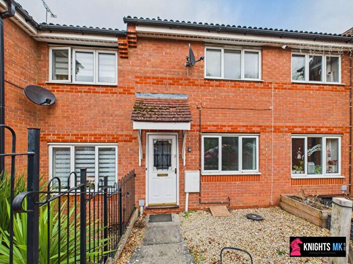 2 Bedroom Terraced House To Rent In Bluebell Close, Buckingham, MK18