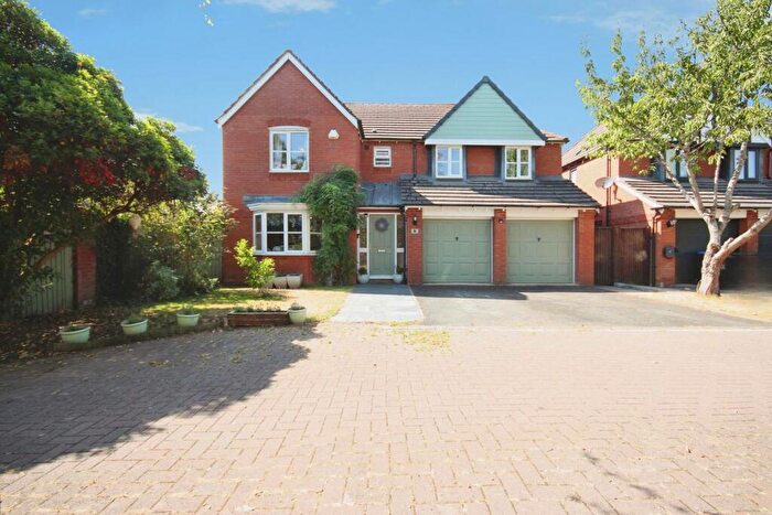 5 Bedroom Detached House For Sale In Medley Grove, Whitnash, Leamington Spa, Warwickshire, CV31