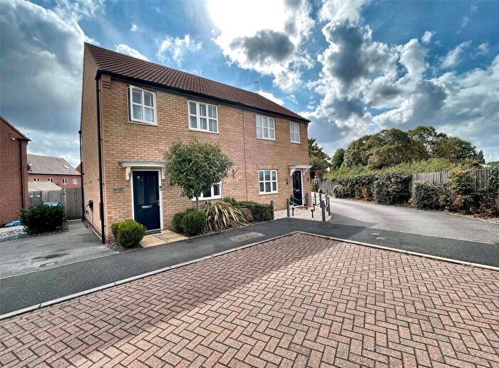 3 Bedroom Semi-Detached House For Sale In Oyster Way, Warsop, Mansfield, Nottinghamshire, NG20