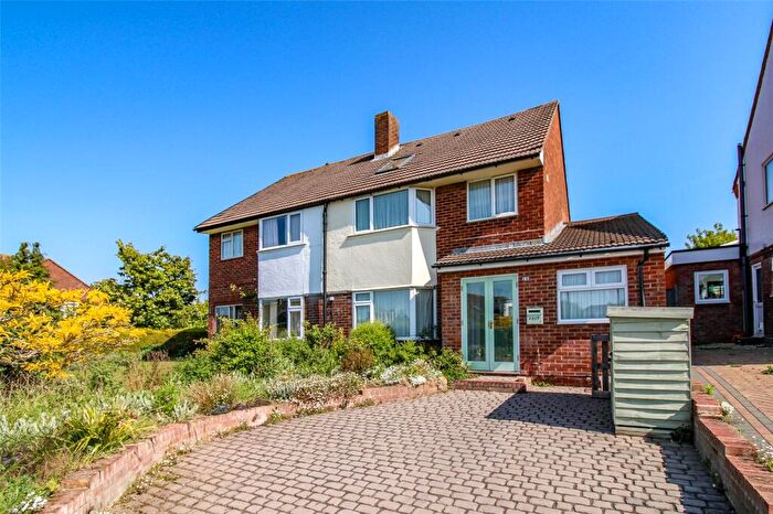 3 Bedroom Semi-Detached House To Rent In Arundel Drive, Fareham, Hampshire, PO16