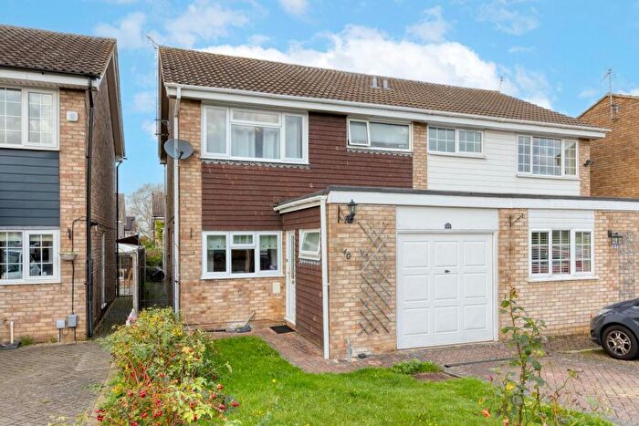 4 Bedroom Semi-Detached House For Sale In Kings Hedges, Hitchin, SG5