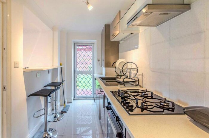 2 Bedroom Flat To Rent In Truesdale Road, Beckton, London, E6