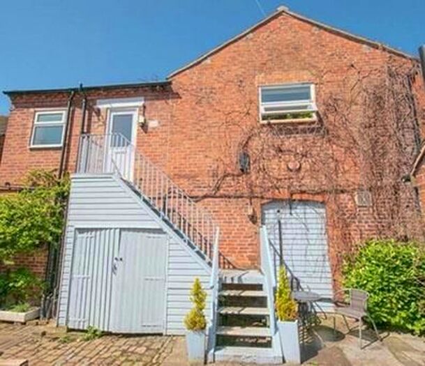 2 Bedroom Flat To Rent In The Square, Audlem, Crewe, CW3