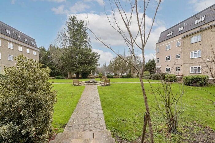 2 Bedroom Flat To Rent In Stonegrove, Edgware, HA8