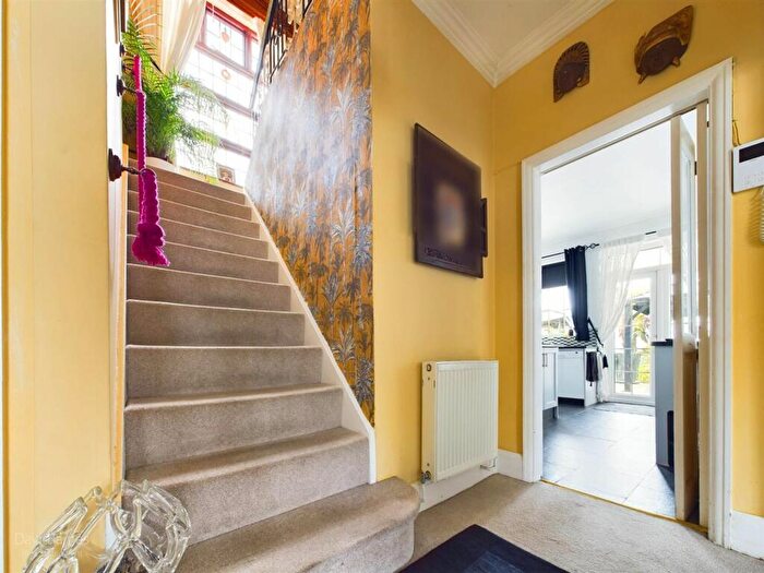 4 Bedroom Detached House For Sale In Oakdale Road, Carlton, Nottingham, NG4