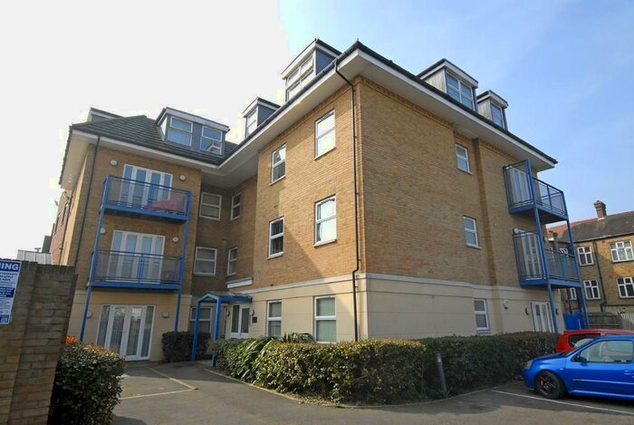 Apartment To Rent In Fairfield Road, Beckenham, BR3