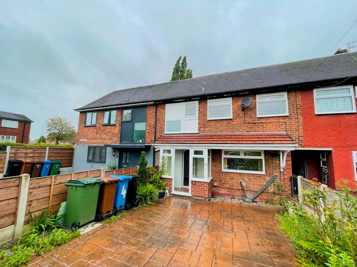 3 Bedroom Terraced House To Rent In Moat Walk, Stockport, SK5