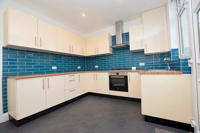 2 Bedroom Terraced House To Rent In Carrville Road West, Birley Carr, S6