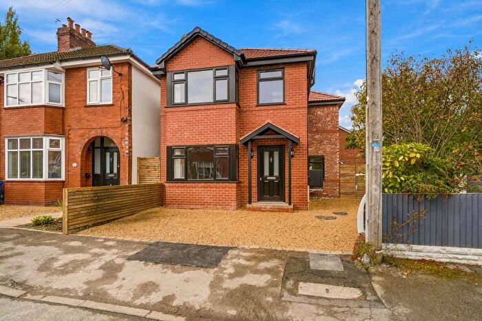 3 Bedroom Detached House For Sale In Heswall Road, Reddish, Stockport, SK5