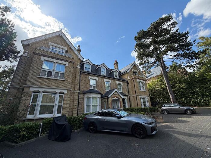 2 Bedroom Flat To Rent In Coopers Court, Piercing Hill, Theydon Bois, Epping, CM16
