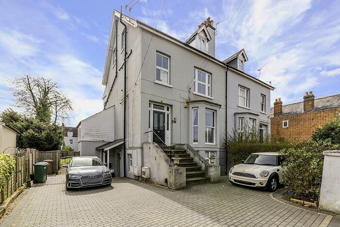 2 Bedroom Maisonette To Rent In Warren Road, Reigate, RH2