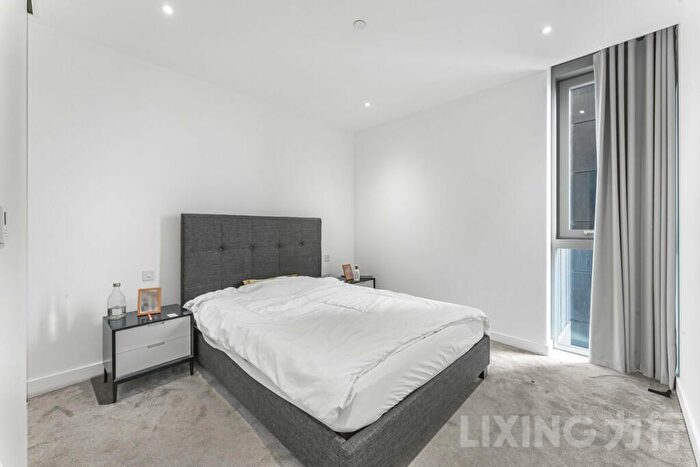 1 Bedroom Flat To Rent In Place, London, EC1V