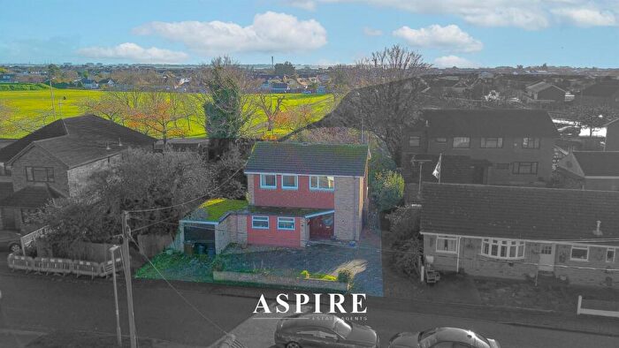 3 Bedroom Detached House For Sale In Hindles Road, Canvey Island, SS8