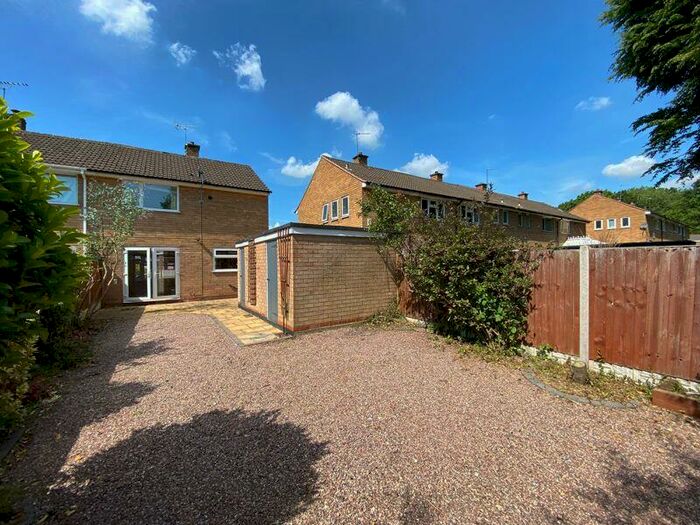 3 Bedroom End Of Terrace House To Rent In Lode Lane, Solihull, B91