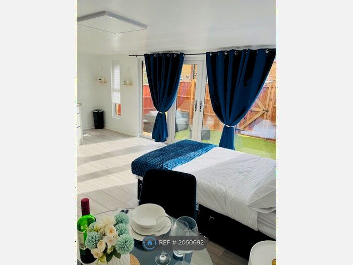 Studio To Rent In London, London, E13