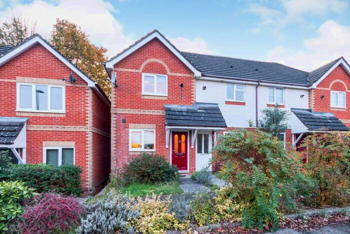 1 Bedroom Detached House To Rent In Davy Close, Wokingham, RG40