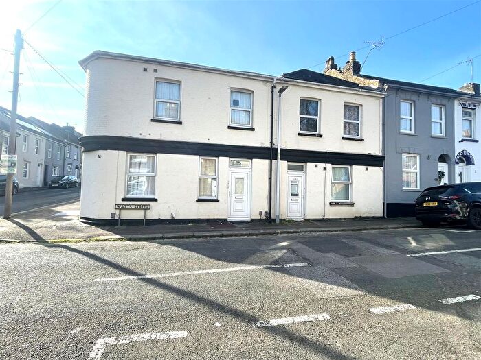 1 Bedroom Flat To Rent In Pagitt Street, Chatham, ME4