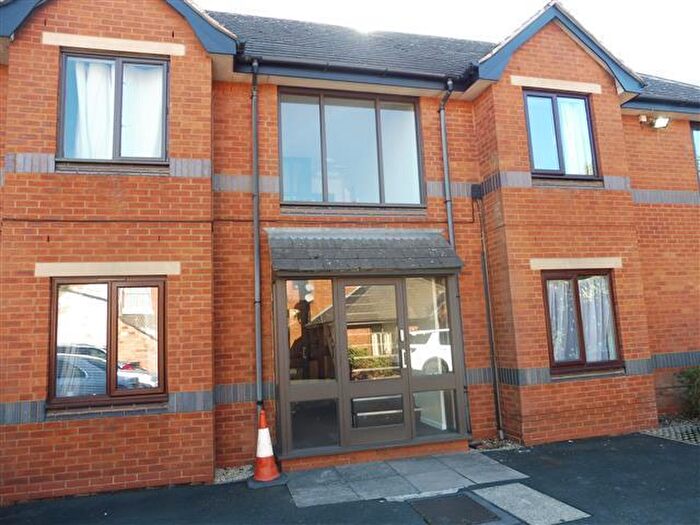 2 Bedroom Flat To Rent In Amber Terrace, Lea St, DY10