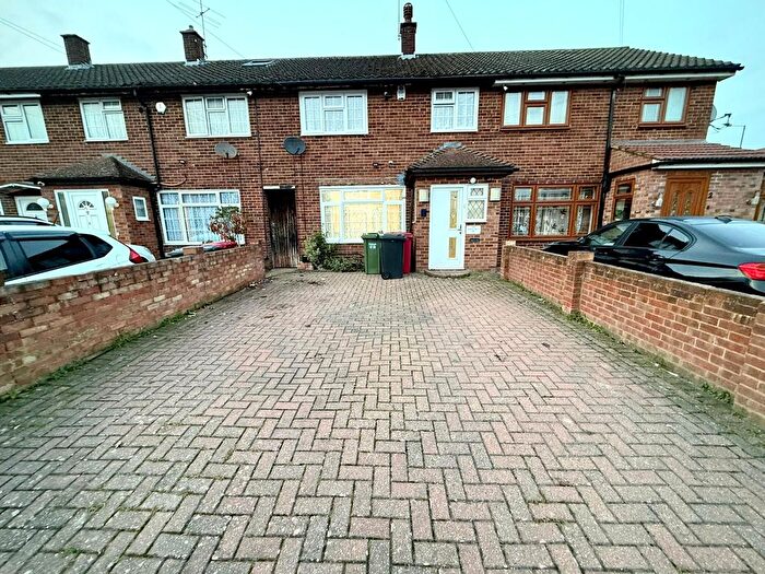 2 Bedroom Terraced House To Rent In Denny Road, Slough, SL3