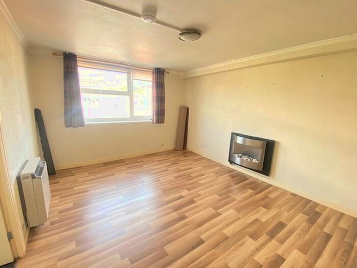 2 Bedroom Flat To Rent In Marlowes, Hemel Hempstead, HP1