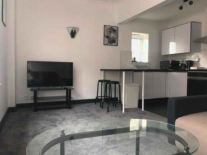 2 Bedroom Flat To Rent In - Bennetts Hill, Birmingham, B2