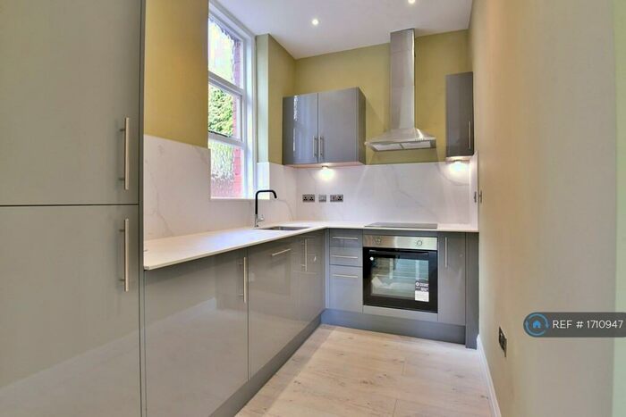 2 Bedroom Flat To Rent In Davenport Park Road, Stockport, SK2