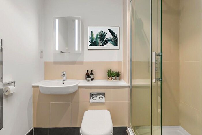 2 Bedroom Apartment To Rent In Station Approach, Epsom, Surrey, KT19