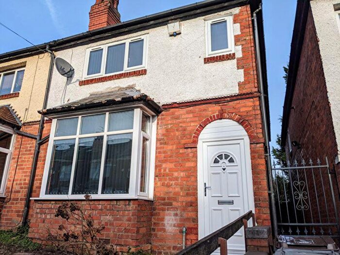 4 Bedroom Semi-Detached House To Rent In Warwards Lane, Selly Oak, Birmingham, B29