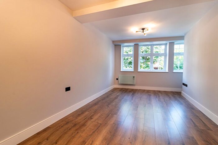 1 Bedroom Flat To Rent In Heath Road, Twickenham, TW1