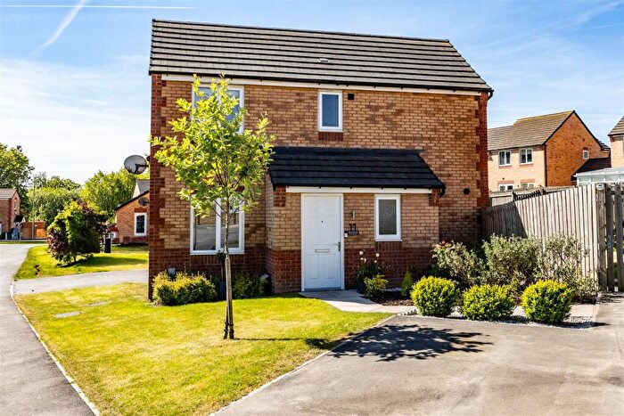 2 Bedroom Semi-Detached House For Sale In Woodland Crescent, Halifax, HX2