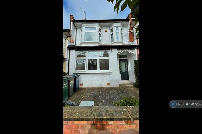 4 Bedroom Terraced House To Rent In Birley Road, London, N20