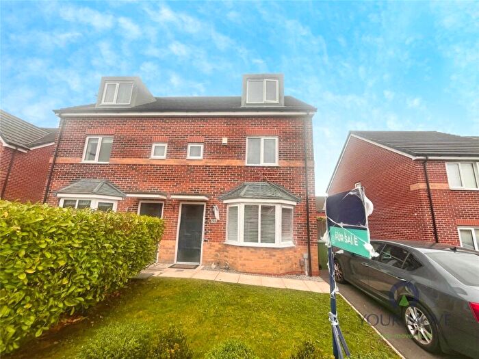 3 Bedroom Semi Detached House For Sale In Rowan Tree Road, Oldham, Greater Manchester, OL8