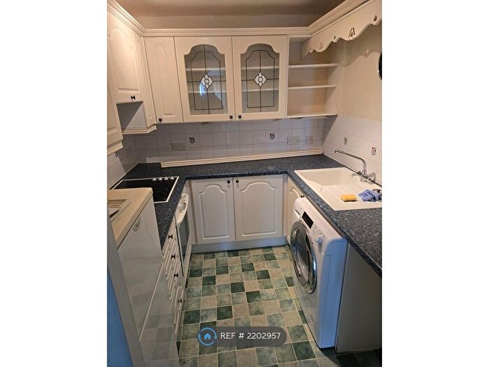 1 Bedroom Flat To Rent In Crawley Court, Gravesend, DA11