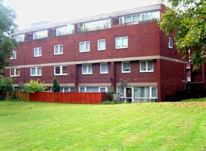 3 Bedroom Flat To Rent In Bartholomew Court, Old Street, EC1V